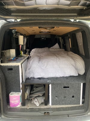 2010 Volkswagen Transporter T5.1 — photo 11 of 23