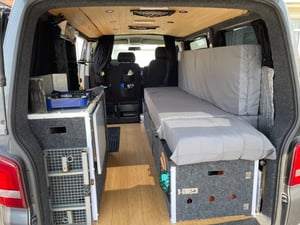 2010 Volkswagen Transporter T5.1 — photo 10 of 23