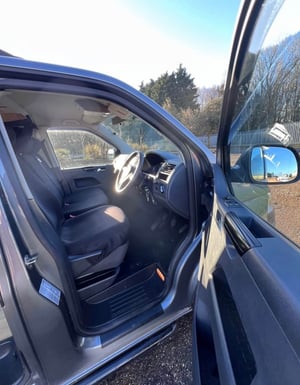 2010 Volkswagen Transporter T5.1 — photo 14 of 23