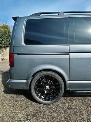 2010 Volkswagen Transporter T5.1 — photo 19 of 23
