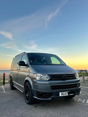 2010 Volkswagen Transporter T5.1 — photo 8 of 23
