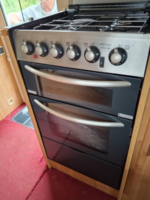 2006 Auto-Trail Apache 700 SE — photo 17 of 54