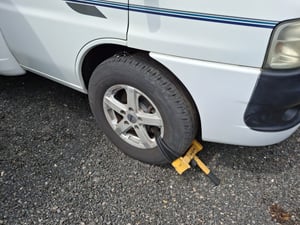2006 Auto-Trail Apache 700 SE — photo 35 of 54
