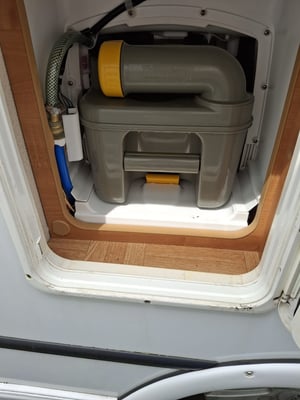 2006 Auto-Trail Apache 700 SE — photo 45 of 54