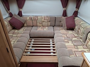 2006 Auto-Trail Apache 700 SE — photo 50 of 54