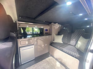 2015 Vauxhall Vivaro — photo 3 of 19