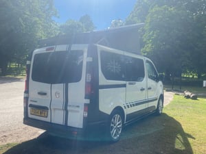 2015 Vauxhall Vivaro — photo 4 of 19