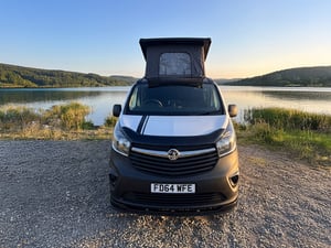 2015 Vauxhall Vivaro — photo 1 of 19