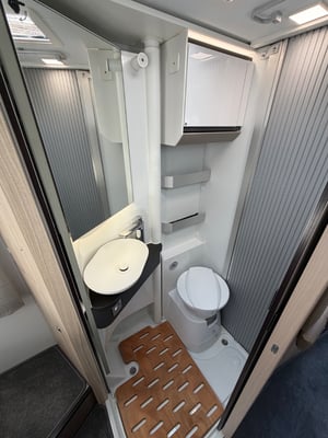 2022 Adria Compact Supreme SC — photo 23 of 31