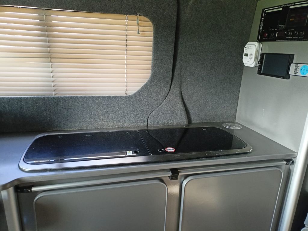 2016 Vauxhall Vivaro - Image 4