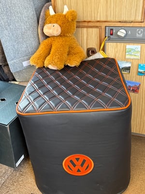 1990 Volkswagen T25 — photo 3 of 15
