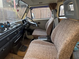 1990 Volkswagen T25 — photo 12 of 15