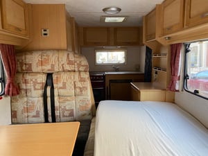 2002 Hymer B544 — photo 7 of 8