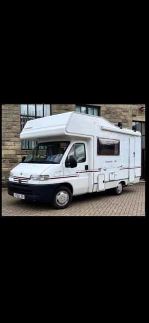 2002 Hymer B544 — photo 2 of 8