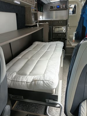 2009 Mercedes Sprinter — photo 4 of 14