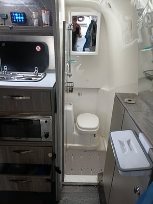2009 Mercedes Sprinter — photo 10 of 14
