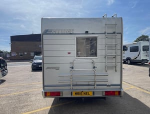 1995 Hymer B564 4 berth a class — photo 4 of 9