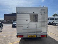 1995 Hymer B564 4 berth a class - Image 4