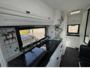 1995 Hymer B564 4 berth a class — photo 5 of 9