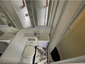 1995 Hymer B564 4 berth a class — photo 9 of 9