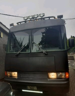 1994 Tiffin Alegro Tiffin Alegro 
Oshkosh running Gear and Cummins straight 6 engine — photo 9 of 19