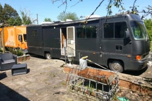 1994 Tiffin Alegro Tiffin Alegro 
Oshkosh running Gear and Cummins straight 6 engine — photo 13 of 19