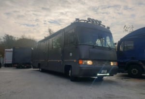 1994 Tiffin Alegro Tiffin Alegro 
Oshkosh running Gear and Cummins straight 6 engine — photo 16 of 19