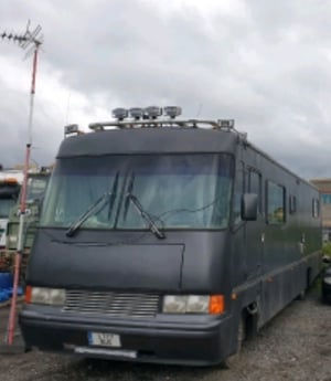 1994 Tiffin Alegro Tiffin Alegro 
Oshkosh running Gear and Cummins straight 6 engine — photo 18 of 19