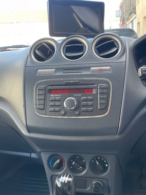2011 Ford Connect T230 — photo 26 of 34
