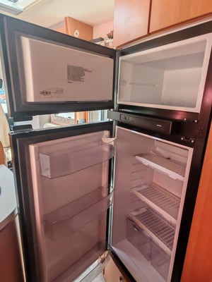 2006 Knaus Sunliner 808 leg — photo 2 of 21