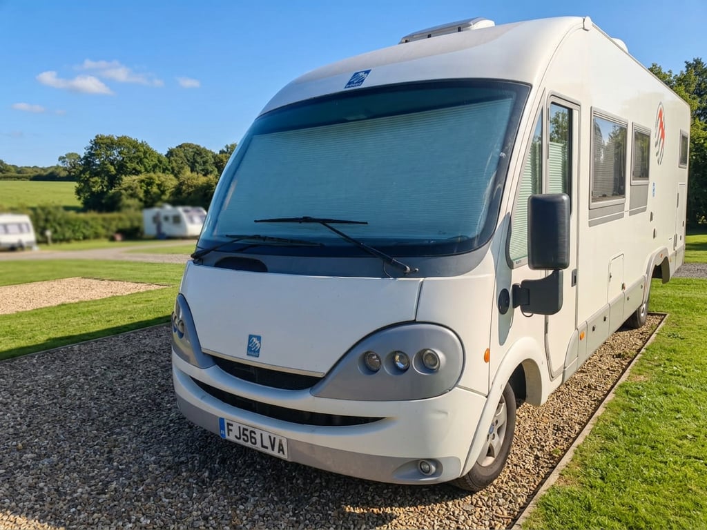 2006 Knaus Sunliner 808 leg - Image 1