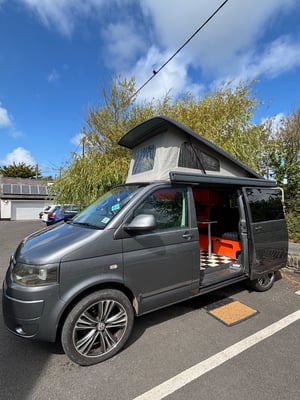 2015 Volkswagen T28 — photo 2 of 48