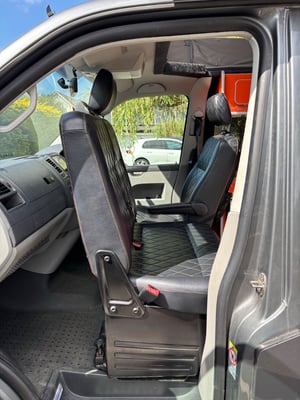 2015 Volkswagen T28 — photo 11 of 48