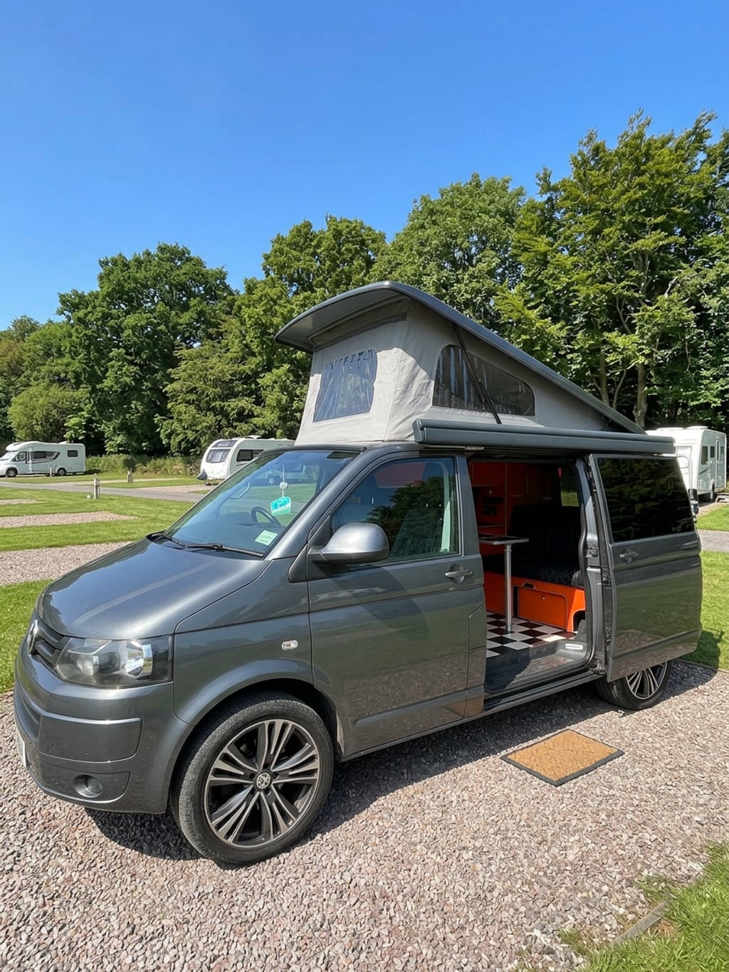 2015 Volkswagen T28 - Image 1