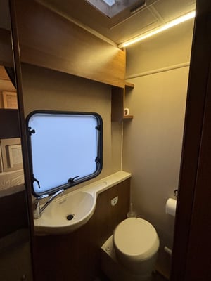 2018 Auto-Trail Tribute 726 — photo 53 of 58