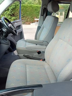 2006 Volkswagen T5 LWB Hightop — photo 10 of 13