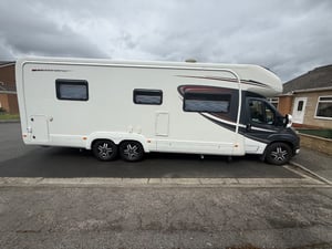 2018 Auto-Trail Frontier Comanche — photo 17 of 38
