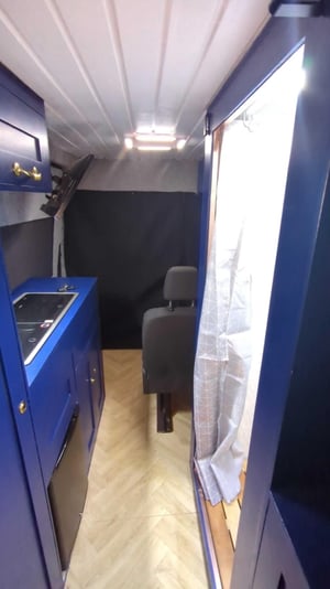 2016 Mercedes Sprinter — photo 15 of 23