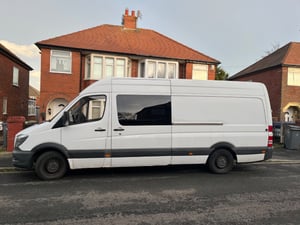 2016 Mercedes Sprinter — photo 18 of 23