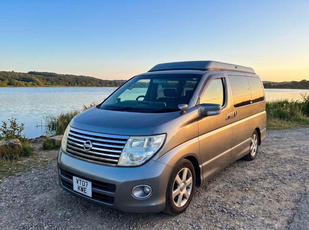 2007 Nissan Elgrand - Image 1
