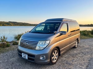 2007 Nissan Elgrand — photo 1 of 10