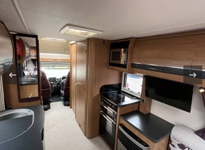 2013 Auto-Trail Apache 634 — photo 25 of 39