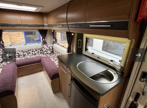 2013 Auto-Trail Apache 634 — photo 21 of 39