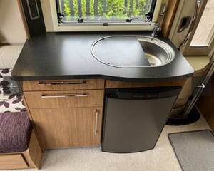 2013 Auto-Trail Apache 634 — photo 22 of 39