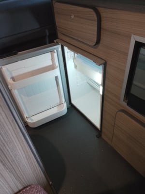 2016 Mercedes-Benz V230 — photo 4 of 12