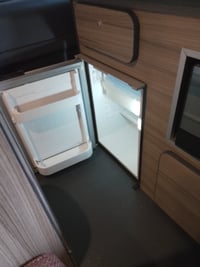 2016 Mercedes-Benz V230 - Image 4