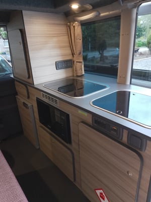 2016 Mercedes-Benz V230 — photo 6 of 12