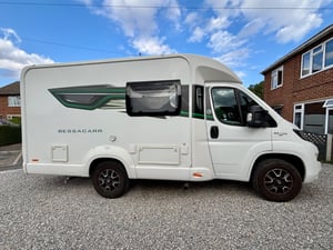 2017 Swift Bessacarr 412 — photo 3 of 11