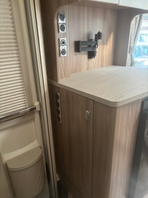 2017 Swift Bessacarr 412 — photo 21 of 45