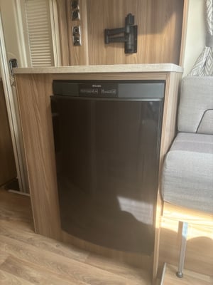 2017 Swift Bessacarr 412 — photo 24 of 45